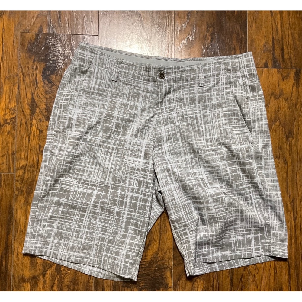 Under Armour HeatGear Mens Golf Shorts 36 Grey White Crosshatch Plaid Pattern